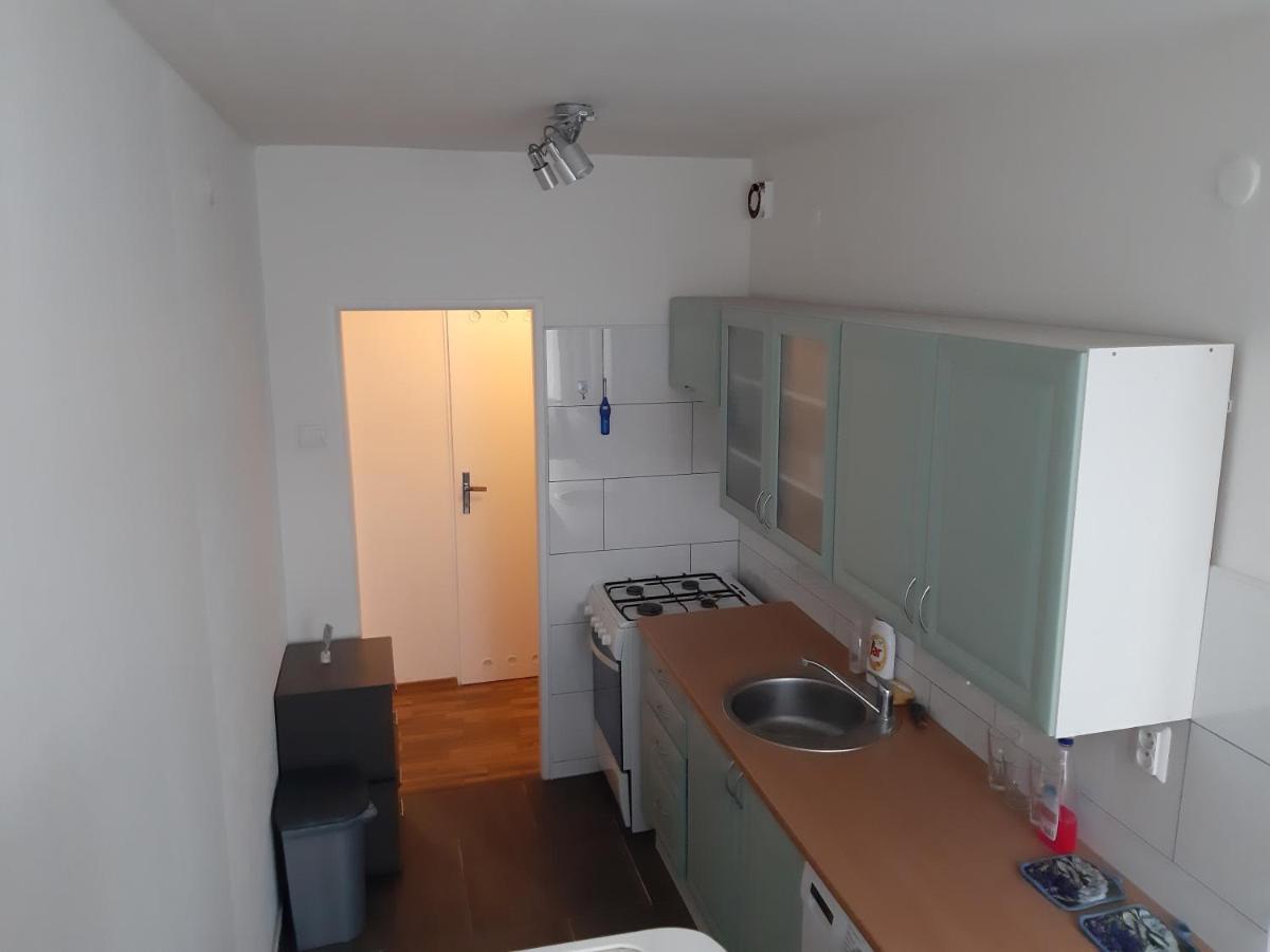 Prague Apartment In Most Near Golf Club, Aqua-Hipo-Autodrom In Most Buitenkant foto
