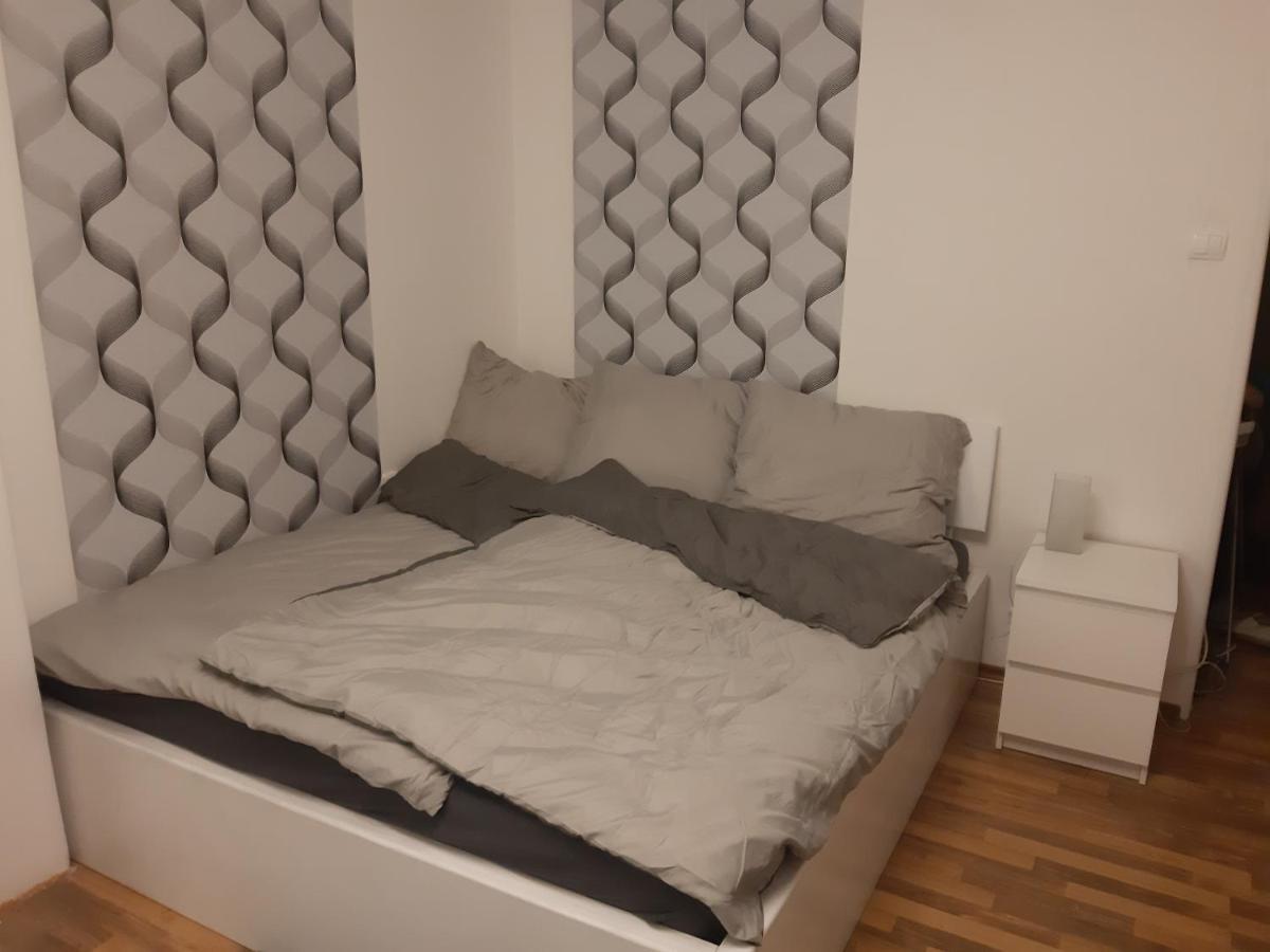 Prague Apartment In Most Near Golf Club, Aqua-Hipo-Autodrom In Most Buitenkant foto